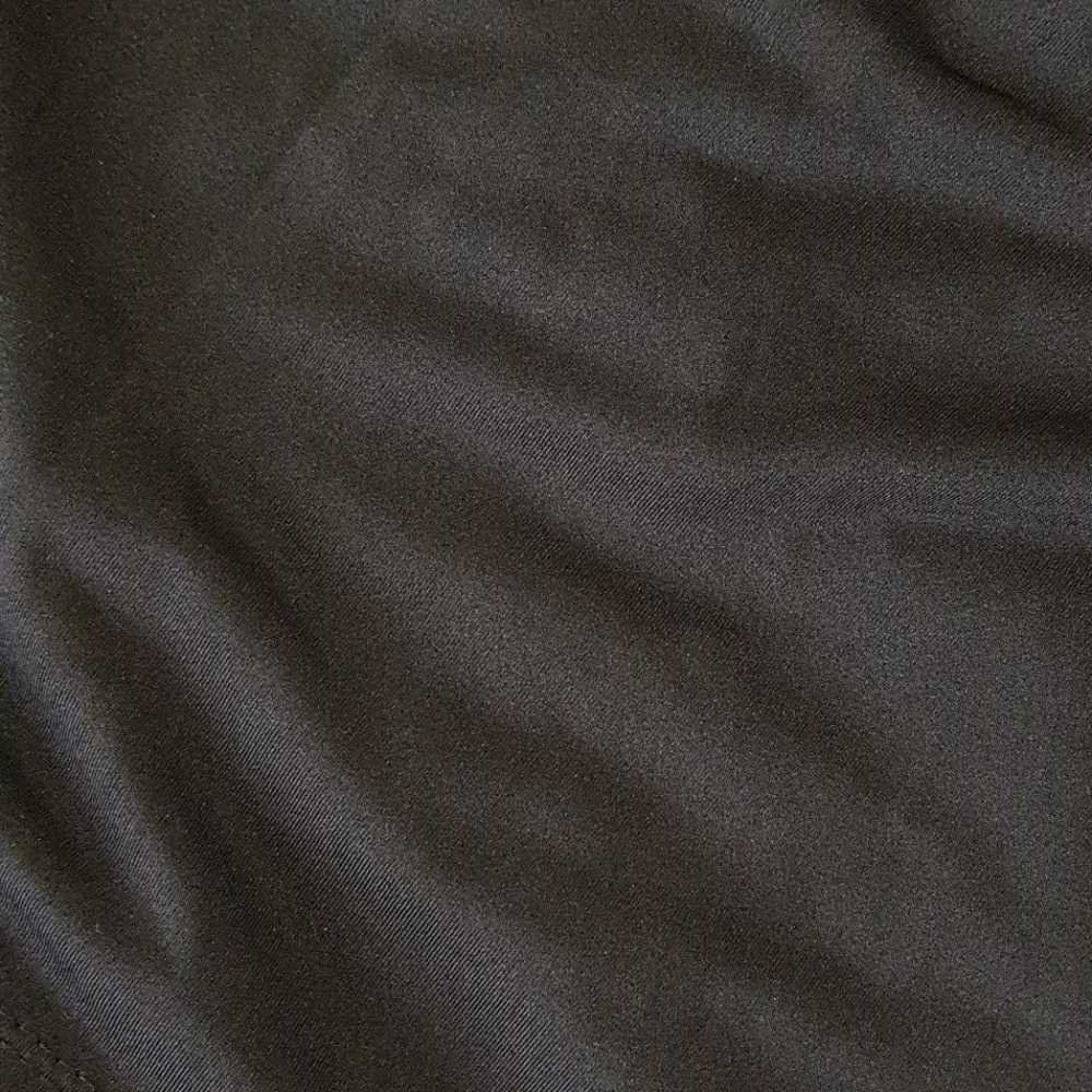 GIFTED🥰☕BLACK STRAP SUMMER SIMPLE CROP TOP ☕ - Picture 2 of 5